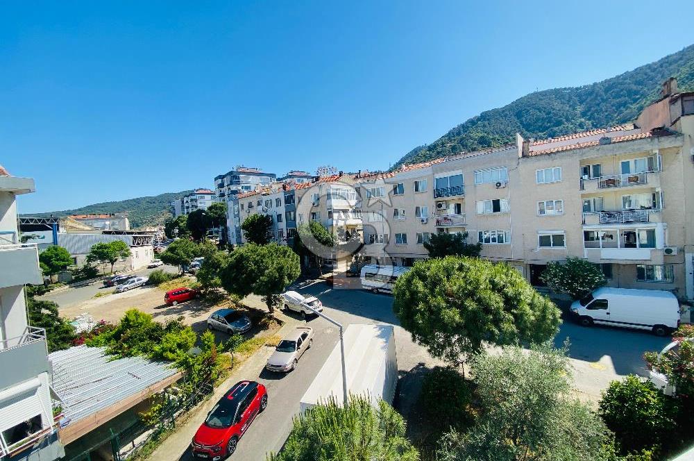 BALÇOVA MERKEZİ KONUMDA SATILIK 3+1 DAİRE