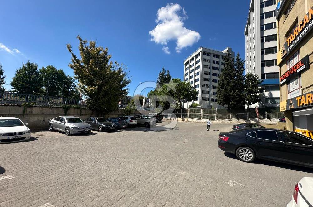 Bostancı Sanayi Sitesi 'nde Tabela Değeri Yüksek Kiralık Dükkan