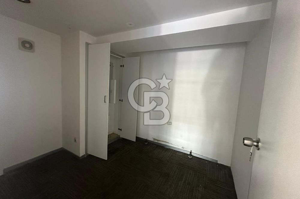 Bostancı Sanayi Sitesi 'nde Tabela Değeri Yüksek Kiralık Dükkan