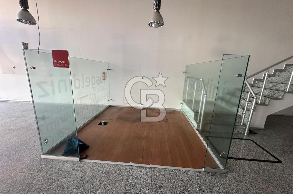 Bostancı Sanayi Sitesi 'nde Tabela Değeri Yüksek Kiralık Dükkan
