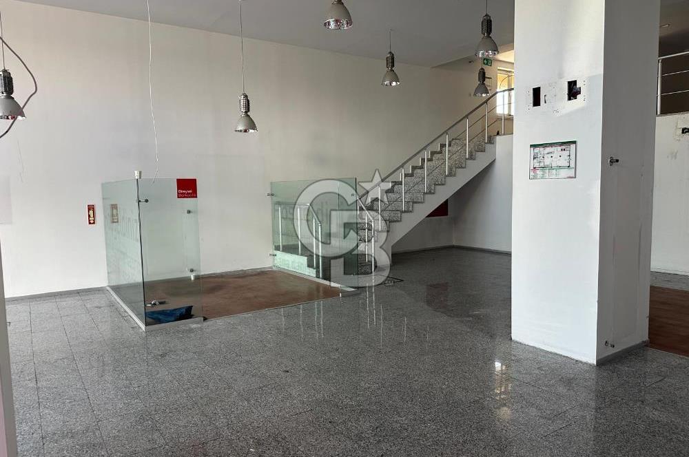 Bostancı Sanayi Sitesi 'nde Tabela Değeri Yüksek Kiralık Dükkan