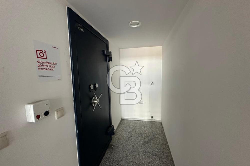 Bostancı Sanayi Sitesi 'nde Tabela Değeri Yüksek Kiralık Dükkan