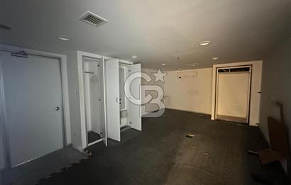 Bostancı Sanayi Sitesi 'nde Tabela Değeri Yüksek Kiralık Dükkan