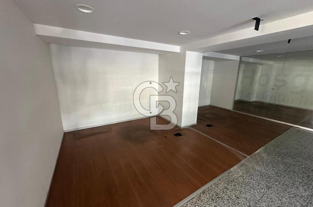 Bostancı Sanayi Sitesi 'nde Tabela Değeri Yüksek Kiralık Dükkan