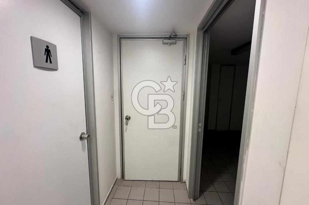 Bostancı Sanayi Sitesi 'nde Tabela Değeri Yüksek Kiralık Dükkan