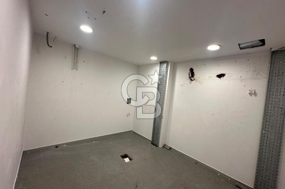 Bostancı Sanayi Sitesi 'nde Tabela Değeri Yüksek Kiralık Dükkan