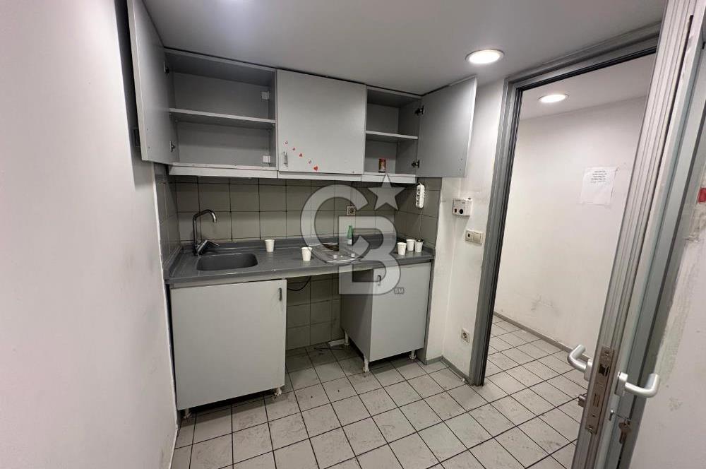 Bostancı Sanayi Sitesi 'nde Tabela Değeri Yüksek Kiralık Dükkan