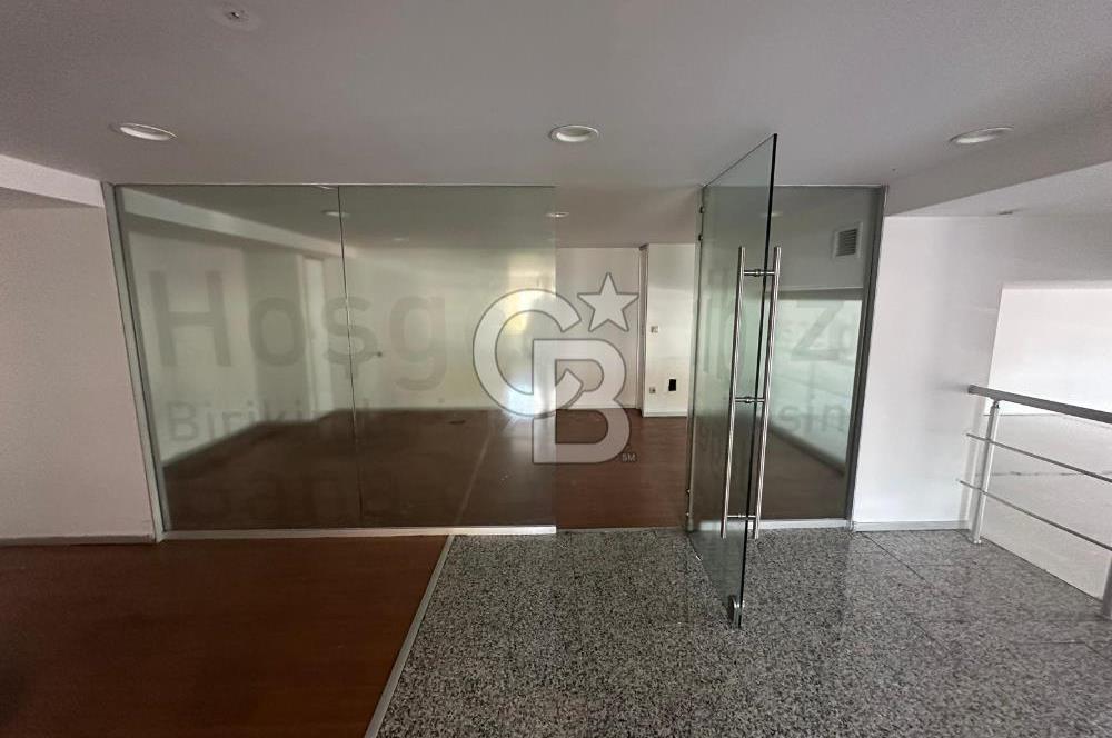 Bostancı Sanayi Sitesi 'nde Tabela Değeri Yüksek Kiralık Dükkan