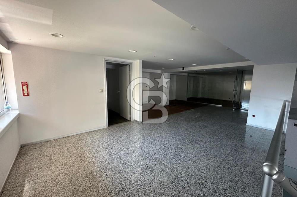 Bostancı Sanayi Sitesi 'nde Tabela Değeri Yüksek Kiralık Dükkan