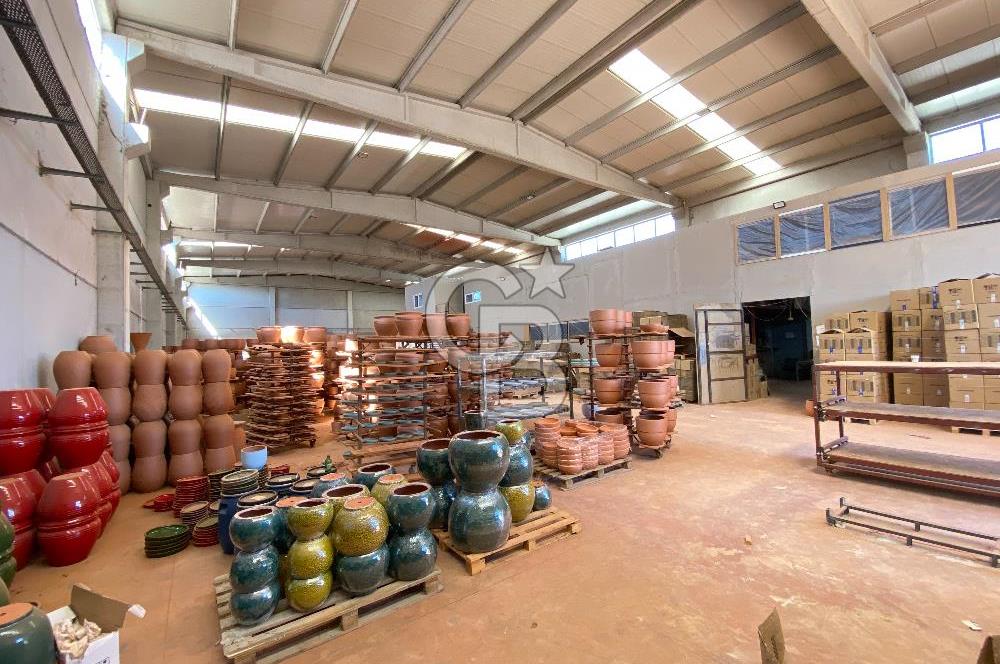  Menemen  2601 M2 İçerisinde  Satılık Fabrika