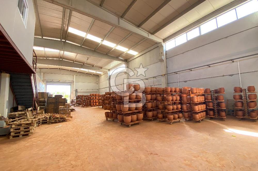  Menemen  2601 M2 İçerisinde  Satılık Fabrika