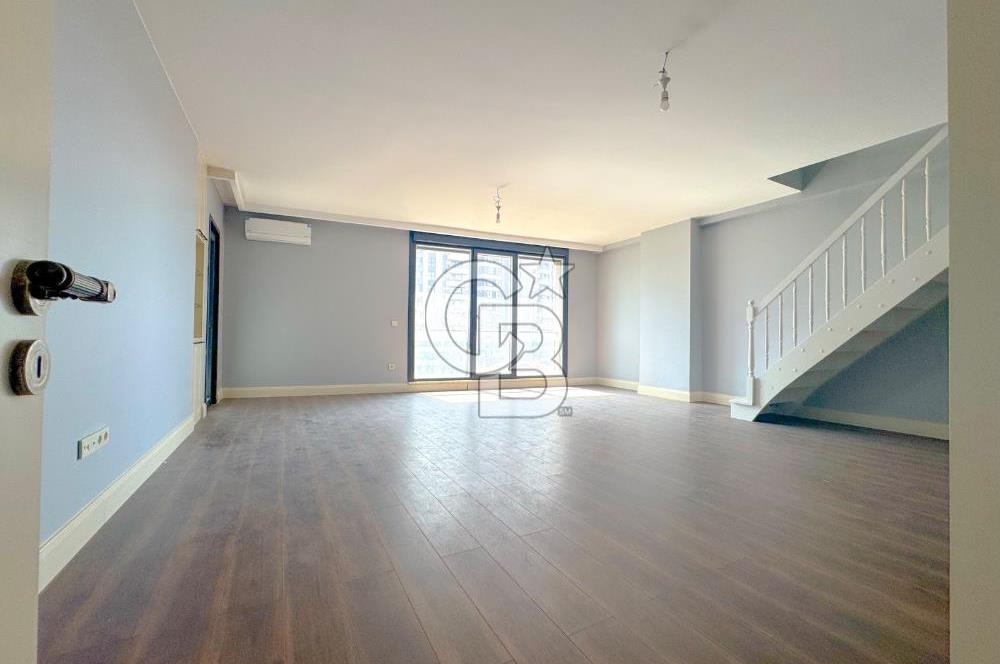 Küçükyalı da 4+2 Tripleks Satılık Daire