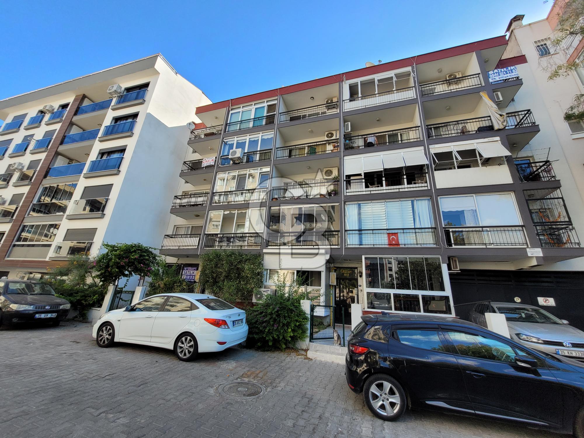 KARŞIYAKA ŞEMİKLER'DE ÇİFT CEPHE DOĞALGAZLI 3+1 SATILIK DAİRE