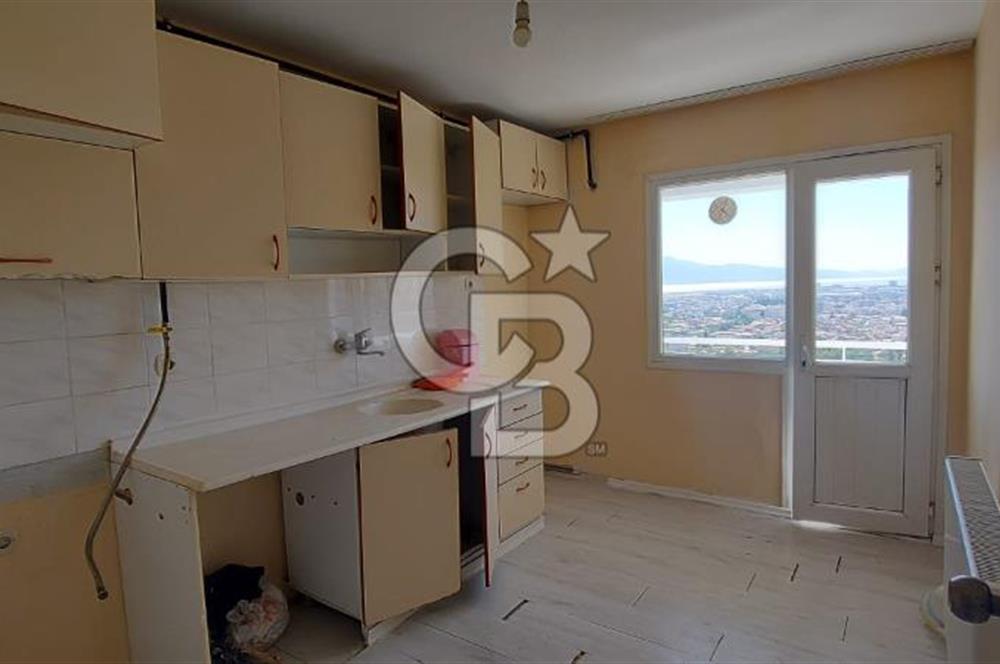 İZMİR ÇİĞLİ YAKAKENT’TE SATILIK 1+1 FİYATINA 3+1 CB~PH