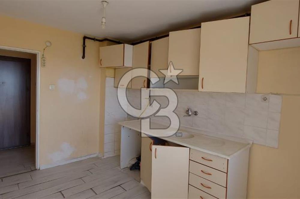 İZMİR ÇİĞLİ YAKAKENT’TE SATILIK 1+1 FİYATINA 3+1 CB~PH