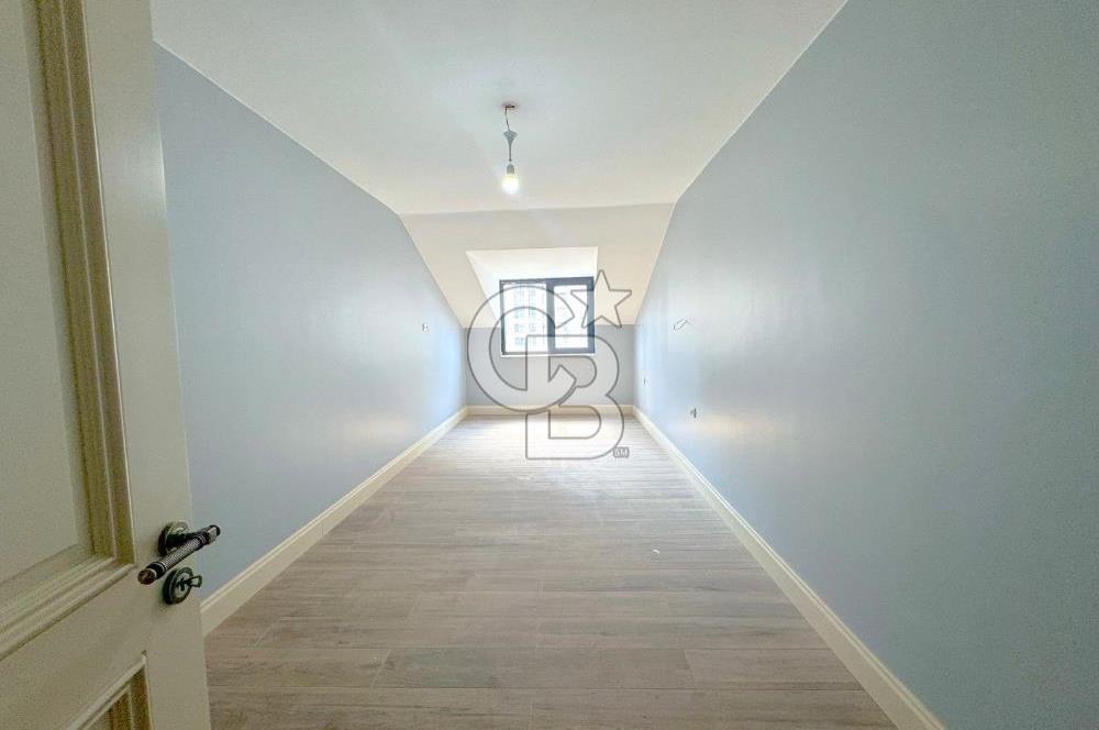 Küçükyalı da 4+2 Tripleks Satılık Daire
