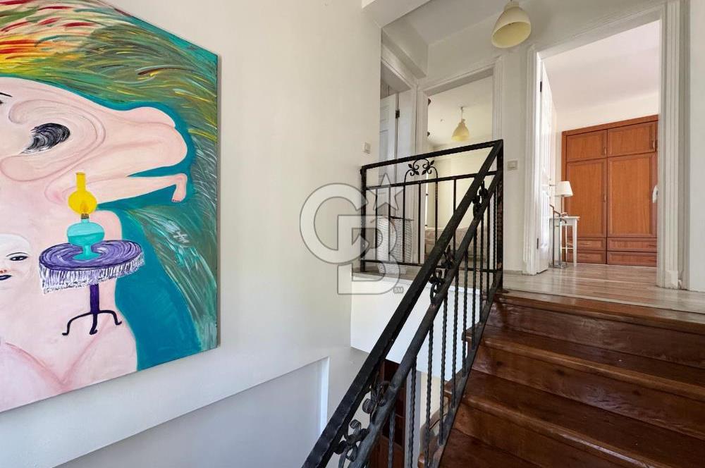 Yalıkavak'ta 430 m² Arsa Paylı, Köşe Konumlu, Özel Girişli Villa