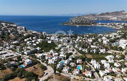 Yalıkavak'ta 430 m² Arsa Paylı, Köşe Konumlu, Özel Girişli Villa