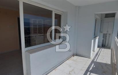 İZMİR ÇİĞLİ YAKAKENT’TE SATILIK 1+1 FİYATINA 3+1 CB~PH