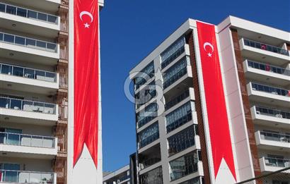 MAVİŞEHİR'DE HAVUZLU, GÜVENLİKLİ, EŞYALI KİRALIK 2+1 DAİRE