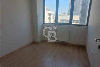  İDEALTEPE SAHİLDE GENİŞ KULLANIMLI BALKONLU YENİ BİNADA 2 +1 