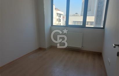  İDEALTEPE SAHİLDE GENİŞ KULLANIMLI BALKONLU YENİ BİNADA 2 +1 