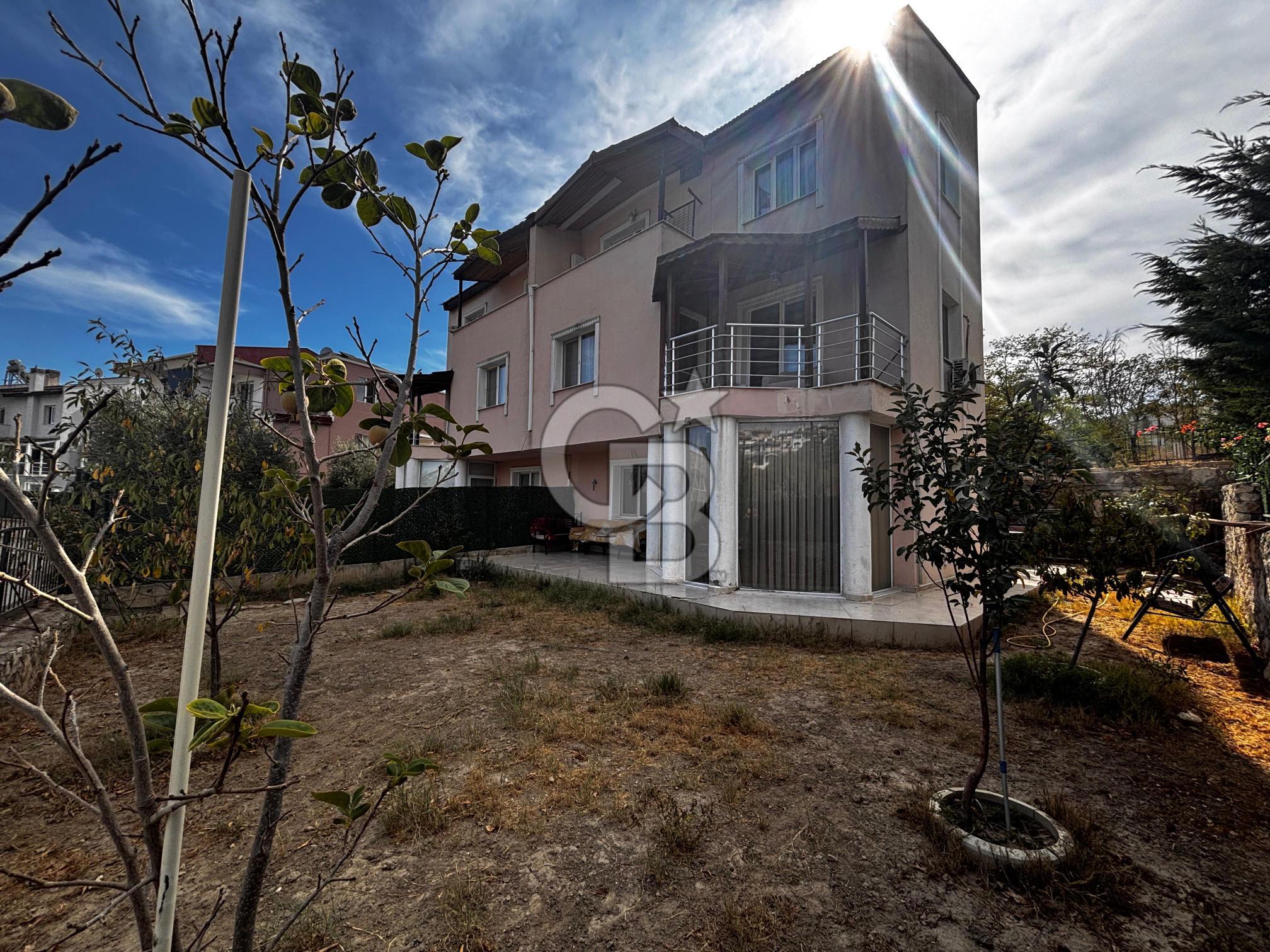 SEYREK VİLLAKENT'TE FLAMİNGO CADDESİ CEPHELİ LÜKS 5+1 SATILIK VİLLA