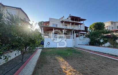 Seferihisar Tepecik Yenisu Sitesin'de  4+1 Satılık  Triplex villa  