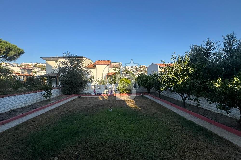 Seferihisar Tepecik Yenisu Sitesin'de  4+1 Satılık  Triplex villa  