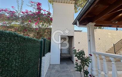 Seferihisar Tepecik Yenisu Sitesin'de  4+1 Satılık  Triplex villa  