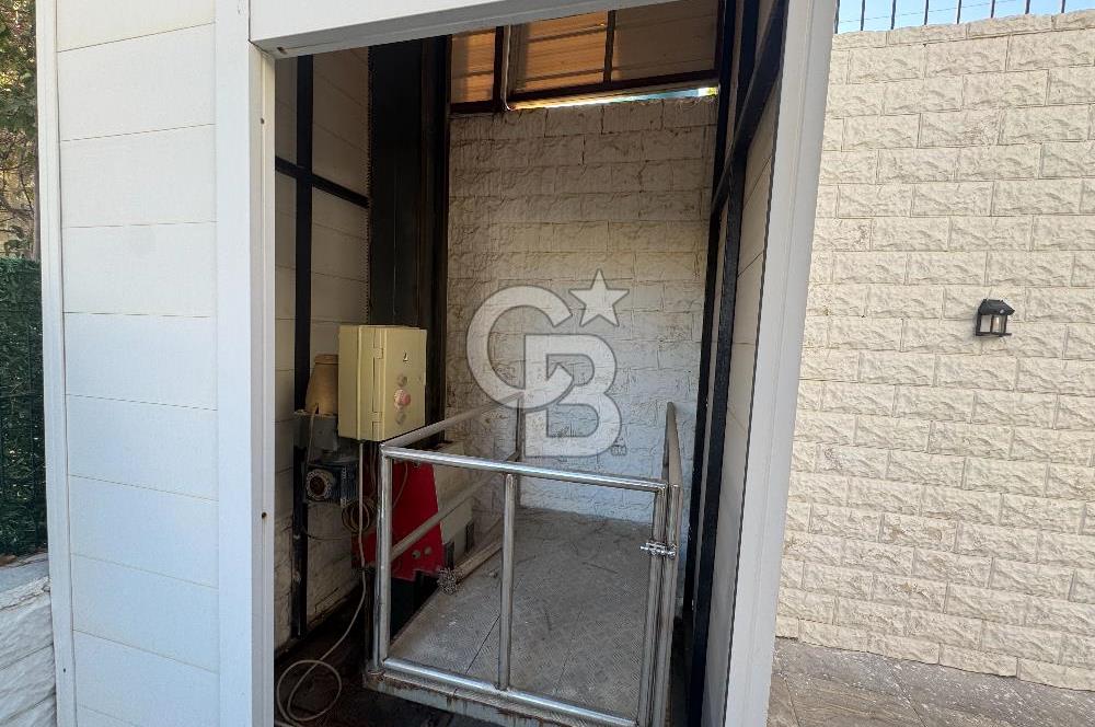 Seferihisar Tepecik Yenisu Sitesin'de  4+1 Satılık  Triplex villa  