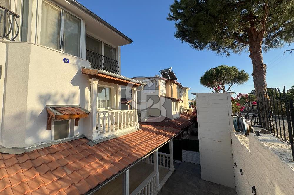 Seferihisar Tepecik Yenisu Sitesin'de  4+1 Satılık  Triplex villa  