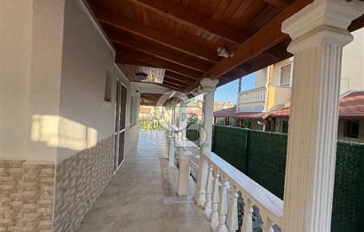 Seferihisar Tepecik Yenisu Sitesin'de  4+1 Satılık  Triplex villa  