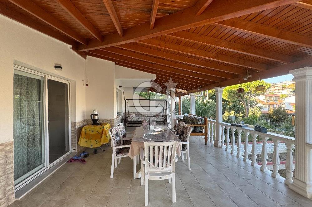 Seferihisar Tepecik Yenisu Sitesin'de  4+1 Satılık  Triplex villa  