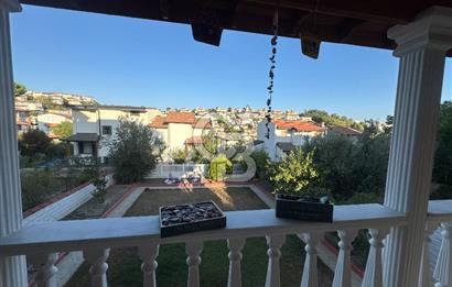 Seferihisar Tepecik Yenisu Sitesin'de  4+1 Satılık  Triplex villa  