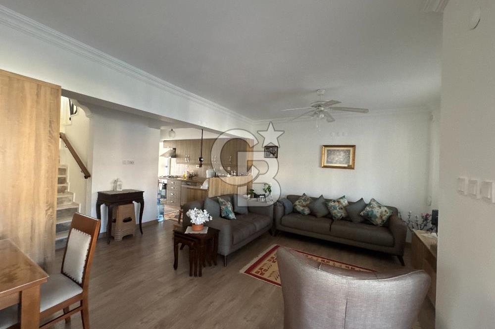 Seferihisar Tepecik Yenisu Sitesin'de  4+1 Satılık  Triplex villa  