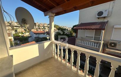 Seferihisar Tepecik Yenisu Sitesin'de  4+1 Satılık  Triplex villa  