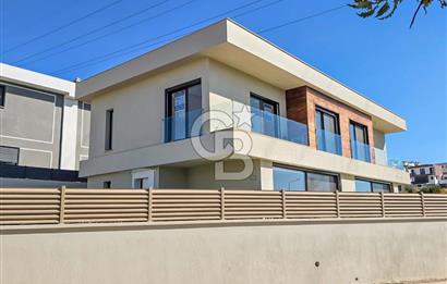 GÜZELBAHÇE KOLEJLER BÖLGESİNDE ÖZEL TASARIM KİRALIK VİLLA