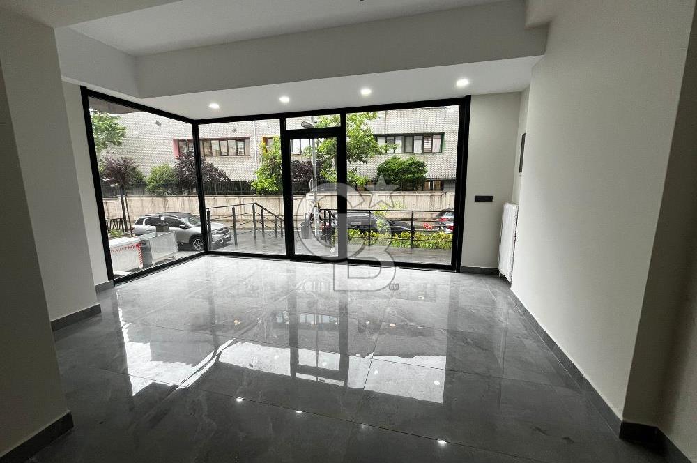 BOSTANCI SAHİL TARAFINDA OKULLAR BÖLGESİNDE KİRALIK DÜKKAN
