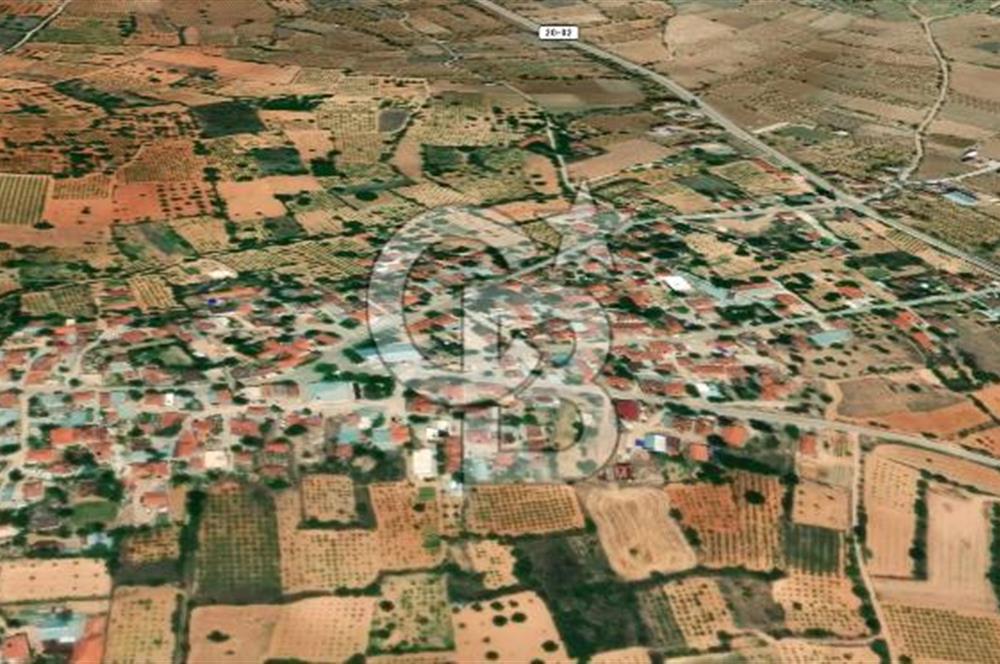Çal Yukariseyitte 1400 m² Yerleşime 500m Mesafede Satılık Tarla