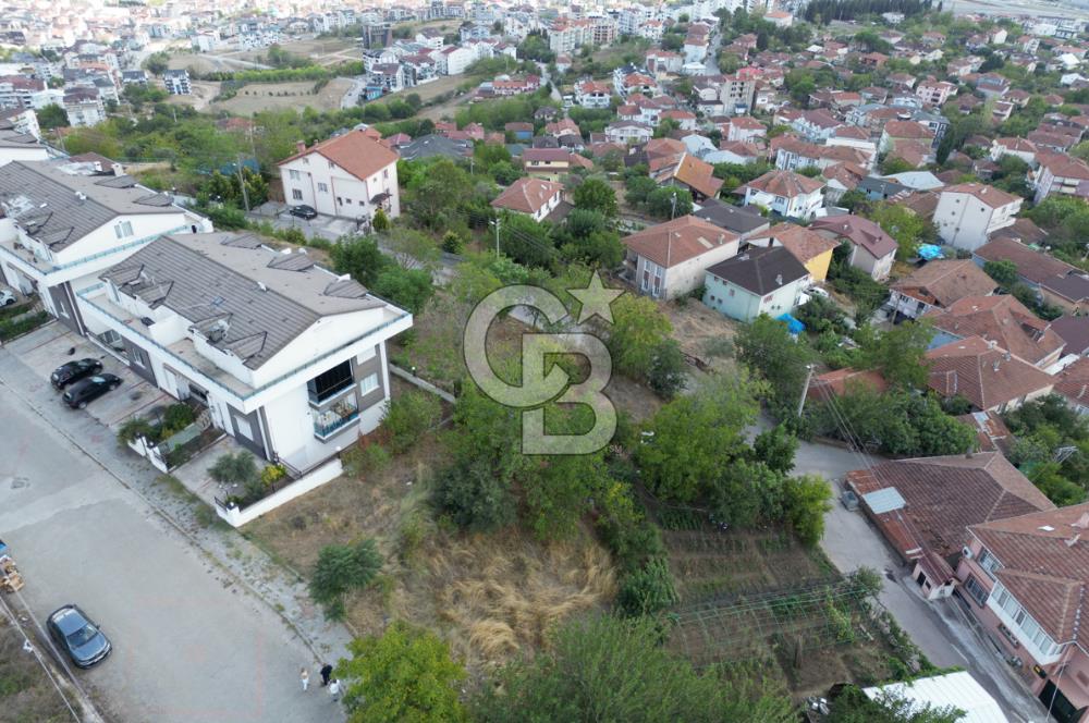 İZMİT GÜNDOĞDU'DA MANZARALI ÖNÜ AÇIK İMARLI 261M² SATILIK ARSA