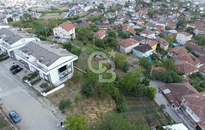 İZMİT GÜNDOĞDU'DA MANZARALI ÖNÜ AÇIK İMARLI 261M² SATILIK ARSA