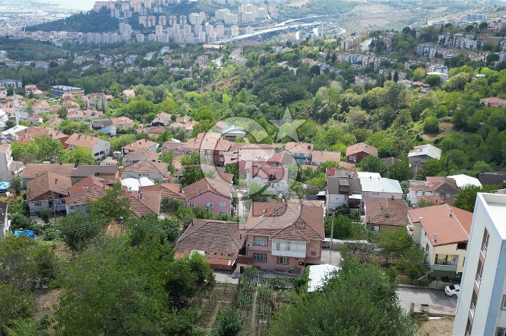 İZMİT GÜNDOĞDU'DA MANZARALI ÖNÜ AÇIK İMARLI 261M² SATILIK ARSA