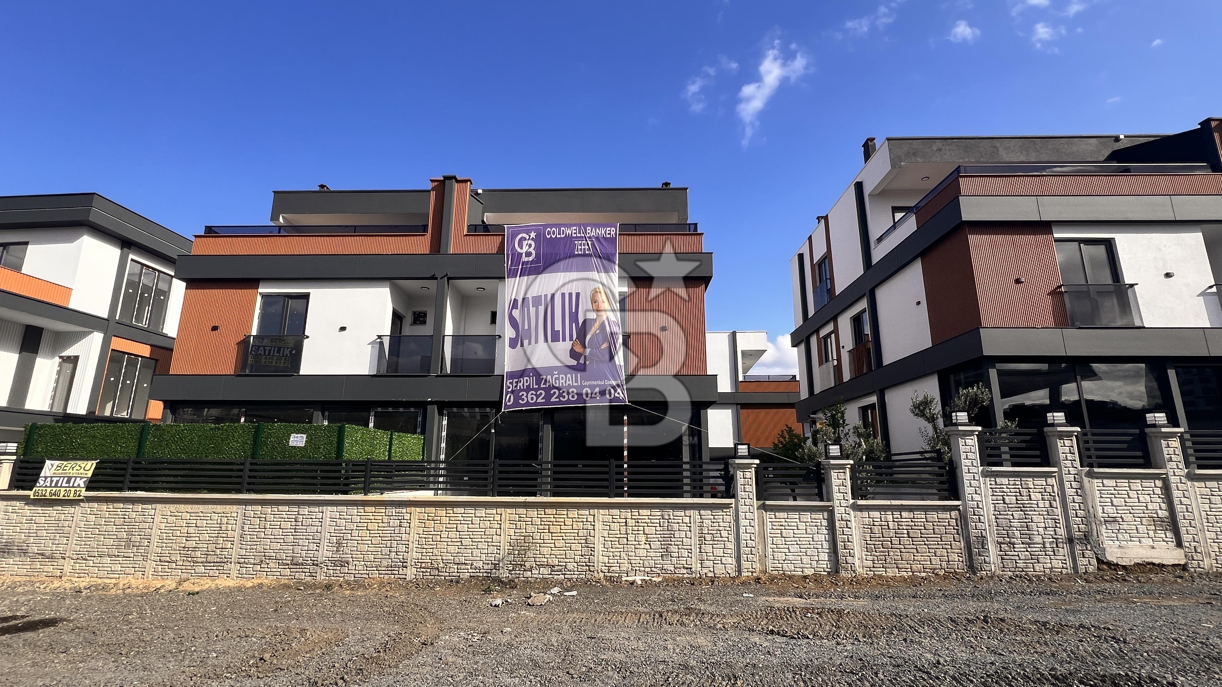 B.KOLPINARDA SATILIK TRIBLEX VİLLA