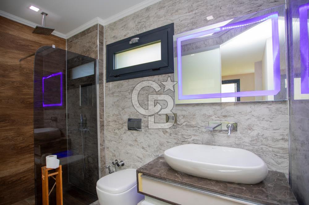 Kuşadası Türkmen'de Satılık 5+1 Havuzlu Müstakil Villa