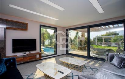 Kuşadası Türkmen'de Satılık 5+1 Havuzlu Müstakil Villa