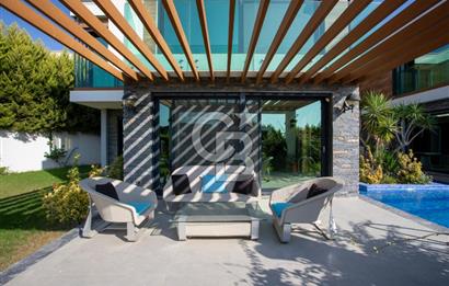 Kuşadası Türkmen'de Satılık 5+1 Havuzlu Müstakil Villa