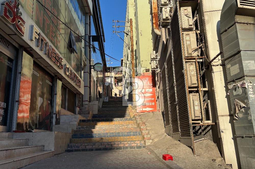 ÇİĞLİ MERKEZ'DE KİRALIK BÜRO OFİS