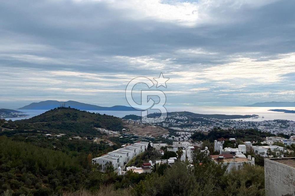 Bodrum Konacık'ta Panoramik Deniz Manzaralı Satılık Bahçe Dubleksi
