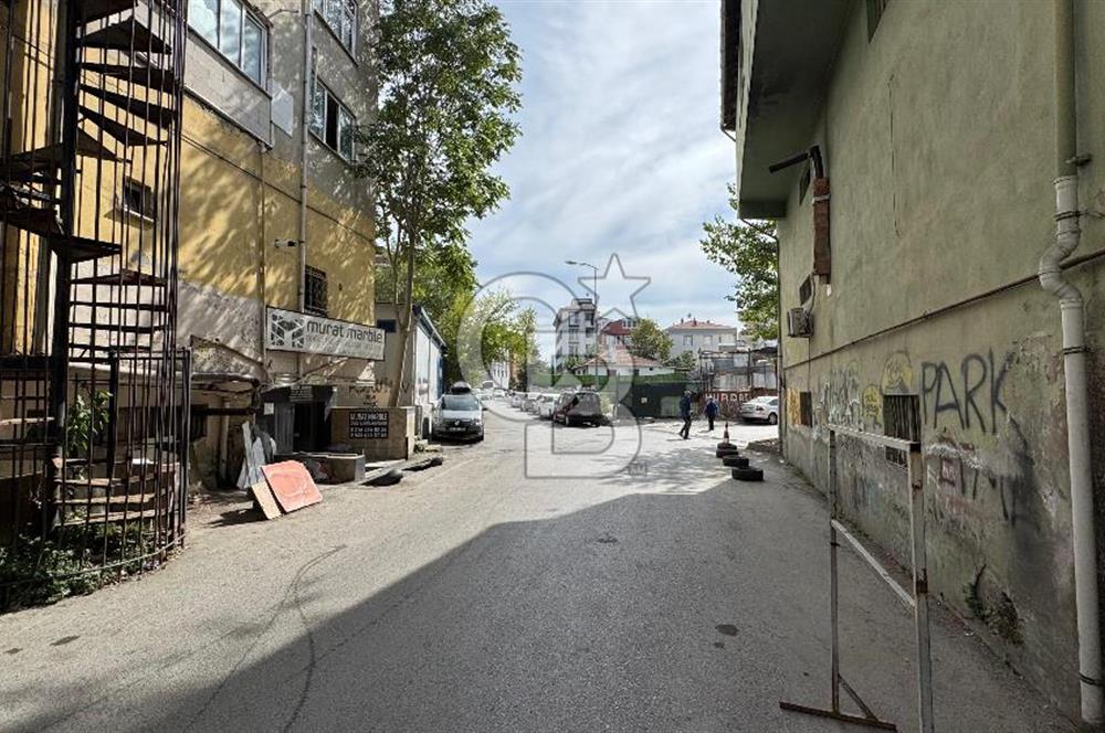 ALEMDAĞ CADDESİ ÜZERİNDE 100 M2 SATILIK DÜKKAN